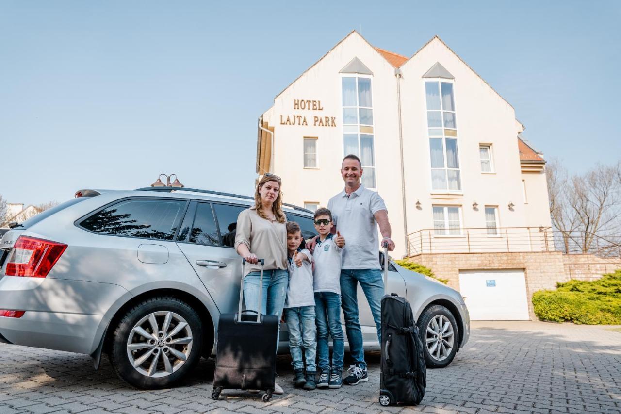 Hotel Lajta Park Mosonmagyaróvár Eksteriør bilde